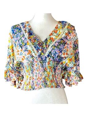 ANGIE (Dillards Brand) Smocked Floral Top, Size S.